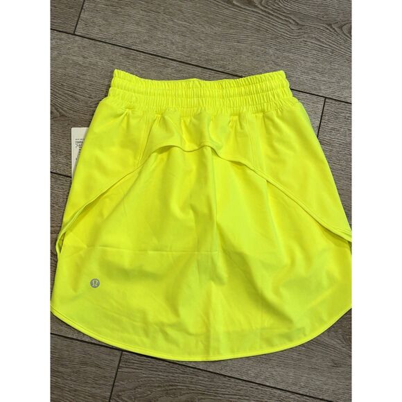 Lululemon Hotty Hot Skort Womens 2 HIYE Highlighter Yellow Golf Tennis NWT - Picture 10 of 12